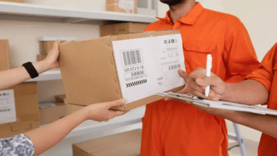 courier-recieving-image