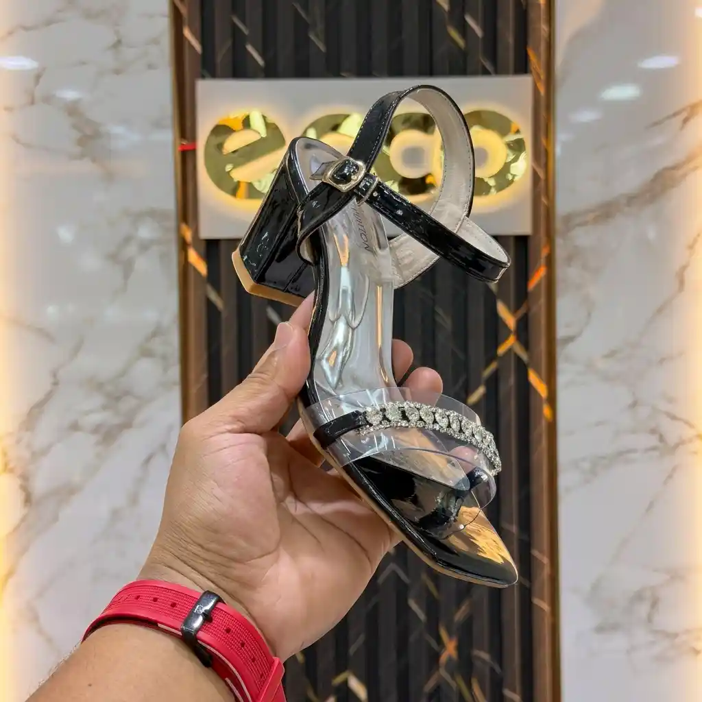 Gemini_Generated_Image_u2bs79u2bs79u2bs (1) Transparent Belt Heel-Black - Image 1