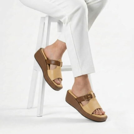 Wedge Buckle Sandal – Master Chocolate with buckle detail and comfortable wedge sole.